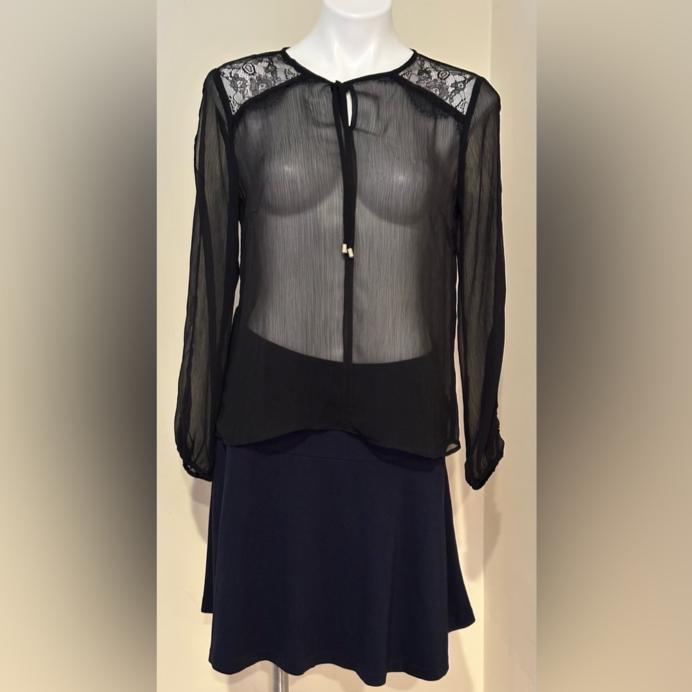 Jennifer Lopez Black Sheer Long Sleeves Gold Buttons & Open Slits. Pleated Sz S